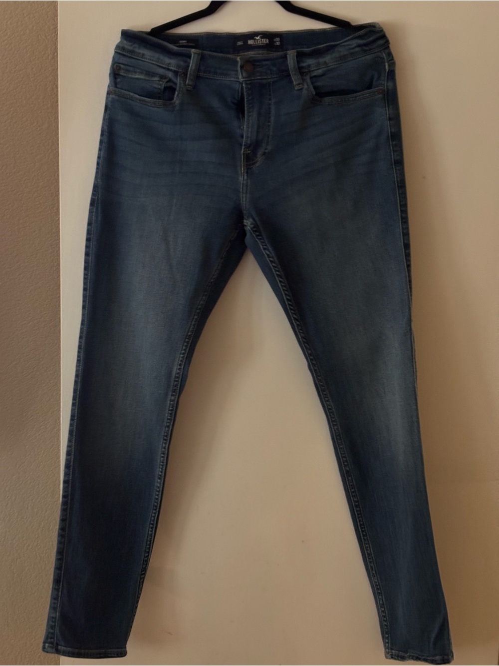 Hollister Men's Skinny Jeans in Medium Blue Wash